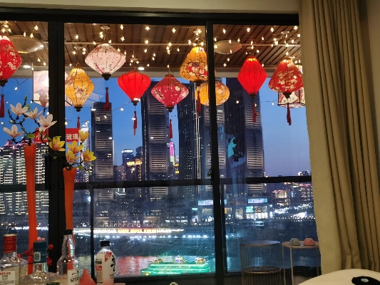 广州春节酒店记录，温馨团圆夜，灯火相映时